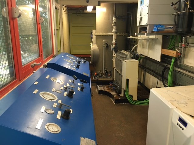 Operator console and process bay